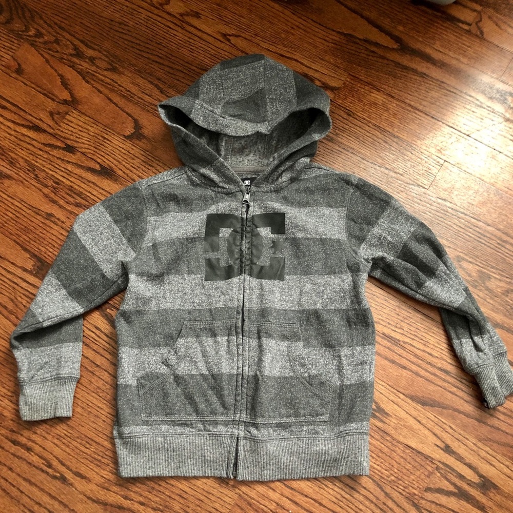 DC Kids Zip Up Hoodie Size Small (5)